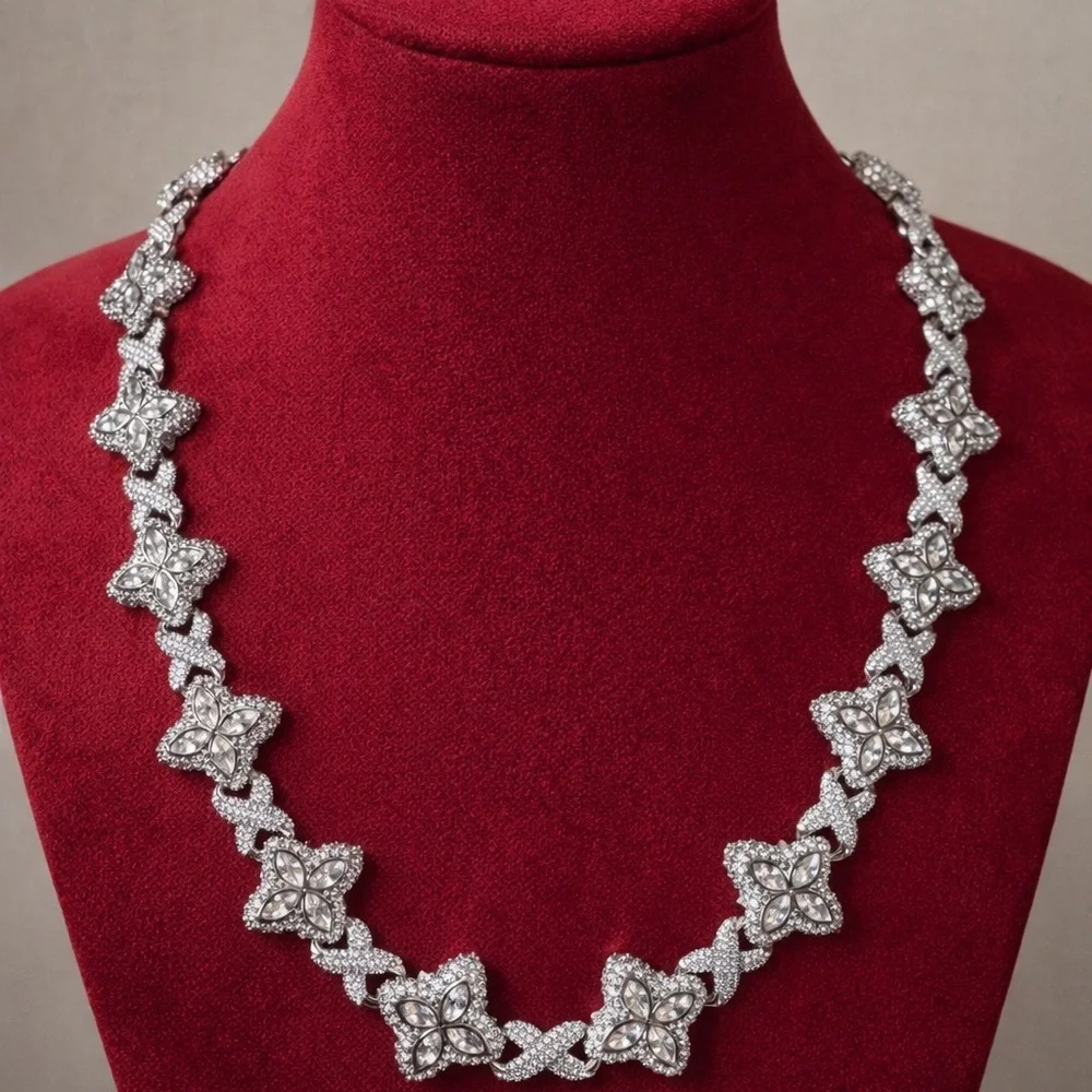 Icy clover necklace 20inch